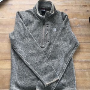 Men’s NorthFace sweater medium